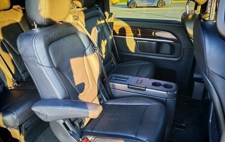 Mercedes-Benz V-Класс, 2022 год, 7 230 000 рублей, 6 фотография