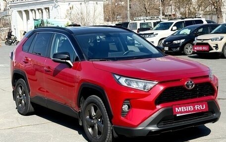 Toyota RAV4, 2021 год, 4 250 000 рублей, 5 фотография