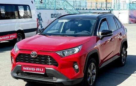 Toyota RAV4, 2021 год, 4 250 000 рублей, 2 фотография