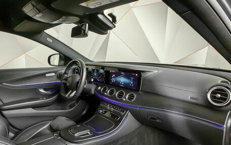 Mercedes-Benz E-Класс, 2022 год, 4 890 000 рублей, 13 фотография