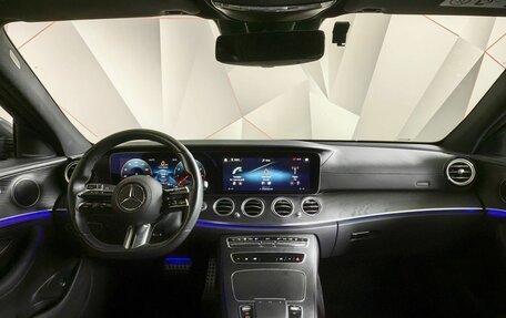 Mercedes-Benz E-Класс, 2022 год, 4 890 000 рублей, 14 фотография