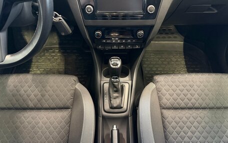 Skoda Rapid I, 2017 год, 1 370 000 рублей, 13 фотография