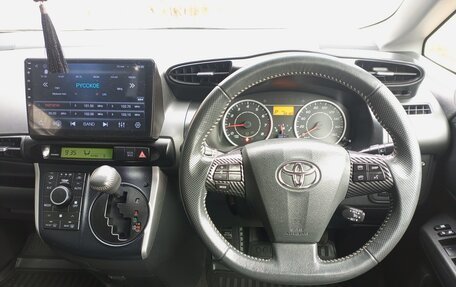 Toyota Wish II, 2011 год, 1 400 000 рублей, 13 фотография