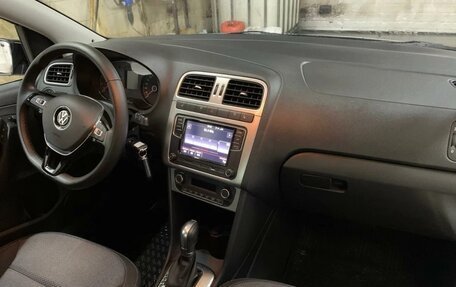 Volkswagen Polo VI (EU Market), 2018 год, 1 200 000 рублей, 3 фотография