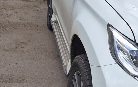 Mitsubishi Pajero Sport III рестайлинг, 2017 год, 2 890 000 рублей, 3 фотография