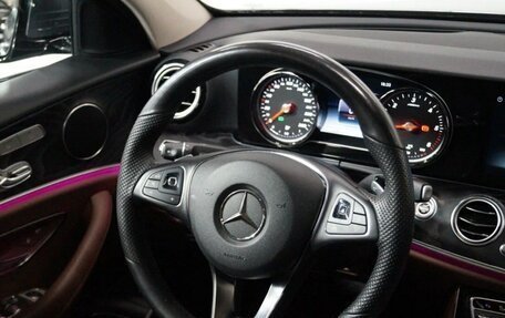 Mercedes-Benz E-Класс, 2018 год, 3 150 000 рублей, 6 фотография