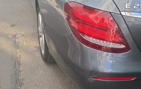 Mercedes-Benz E-Класс, 2018 год, 3 150 000 рублей, 10 фотография