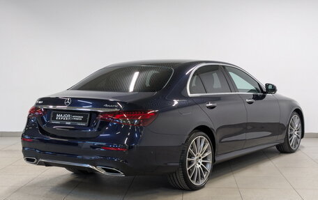 Mercedes-Benz E-Класс, 2022 год, 5 950 000 рублей, 5 фотография