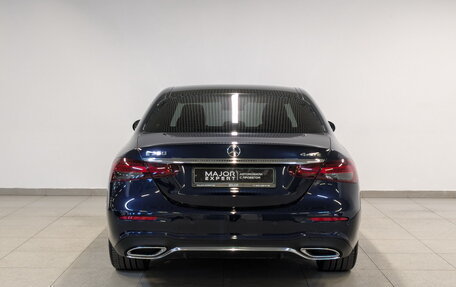 Mercedes-Benz E-Класс, 2022 год, 5 950 000 рублей, 6 фотография