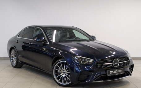 Mercedes-Benz E-Класс, 2022 год, 5 950 000 рублей, 3 фотография