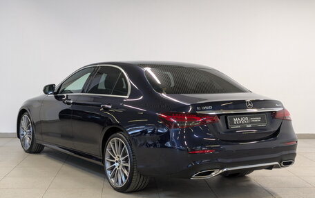 Mercedes-Benz E-Класс, 2022 год, 5 950 000 рублей, 7 фотография