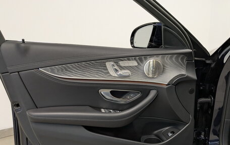 Mercedes-Benz E-Класс, 2022 год, 5 950 000 рублей, 19 фотография