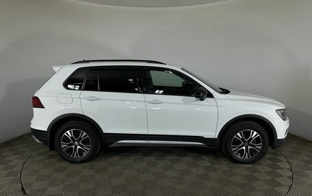 Volkswagen Tiguan II, 2020 год, 2 200 000 рублей, 4 фотография