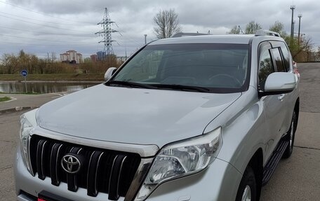 Toyota Land Cruiser Prado 150 рестайлинг 2, 2015 год, 3 450 000 рублей, 1 фотография