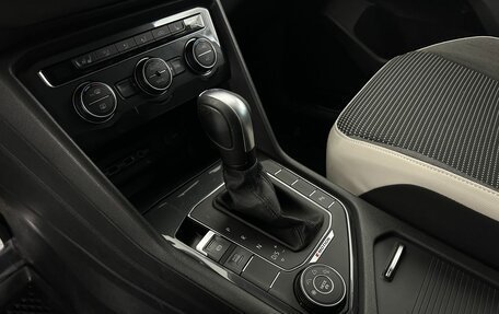 Volkswagen Tiguan II, 2020 год, 2 200 000 рублей, 13 фотография