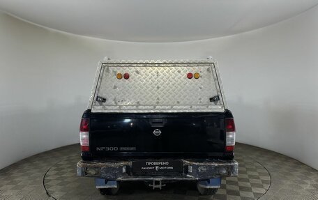Nissan NP300, 2010 год, 1 000 000 рублей, 3 фотография