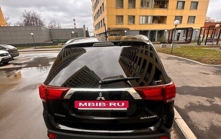 Mitsubishi Outlander III рестайлинг 3, 2015 год, 2 350 000 рублей, 4 фотография