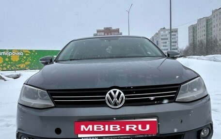 Volkswagen Jetta VI, 2013 год, 650 000 рублей, 4 фотография