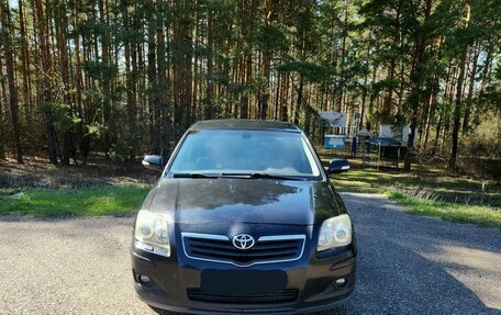 Toyota Avensis III рестайлинг, 2006 год, 610 000 рублей, 2 фотография