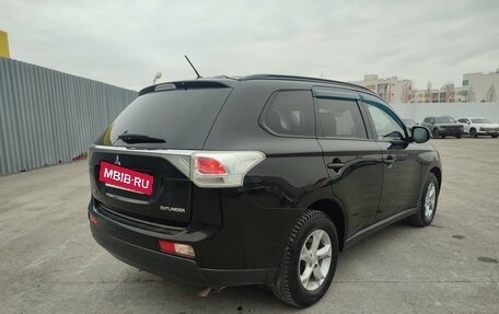 Mitsubishi Outlander III рестайлинг 3, 2013 год, 1 390 000 рублей, 3 фотография