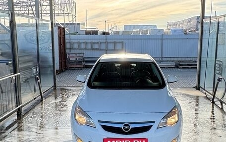 Opel Astra J, 2011 год, 670 000 рублей, 1 фотография
