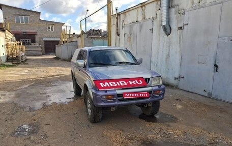Mitsubishi L200 III рестайлинг, 2000 год, 800 000 рублей, 1 фотография