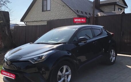 Toyota C-HR I рестайлинг, 2018 год, 1 950 000 рублей, 3 фотография