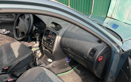 Mitsubishi Carisma I, 2003 год, 300 000 рублей, 7 фотография