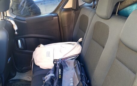 Peugeot Partner II рестайлинг 2, 2010 год, 450 000 рублей, 3 фотография