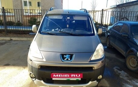 Peugeot Partner II рестайлинг 2, 2010 год, 450 000 рублей, 11 фотография