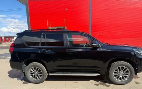 Toyota Land Cruiser Prado 150 рестайлинг 2, 2020 год, 6 750 000 рублей, 6 фотография