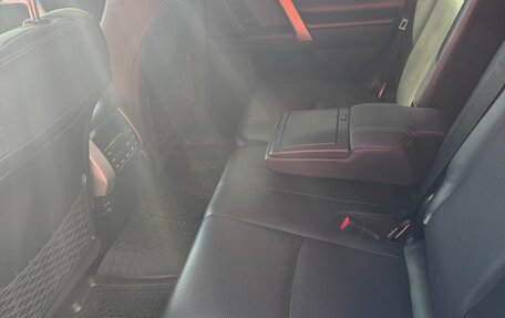 Toyota Land Cruiser Prado 150 рестайлинг 2, 2020 год, 6 750 000 рублей, 11 фотография