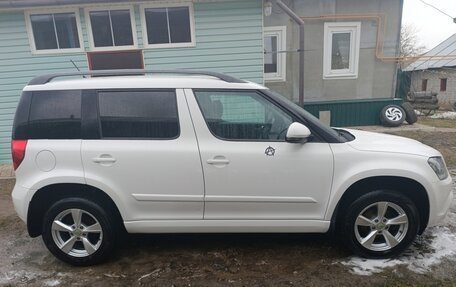 Skoda Yeti I рестайлинг, 2014 год, 1 000 000 рублей, 2 фотография