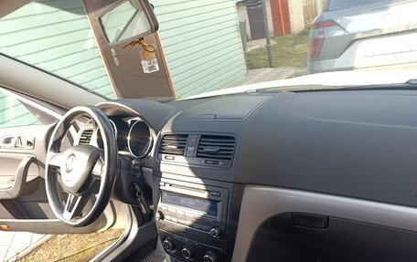 Skoda Yeti I рестайлинг, 2014 год, 1 000 000 рублей, 14 фотография