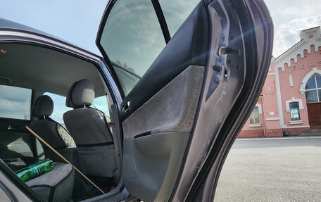 Mazda 6, 2004 год, 550 000 рублей, 25 фотография