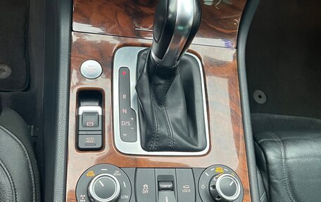 Volkswagen Touareg III, 2013 год, 2 500 000 рублей, 21 фотография