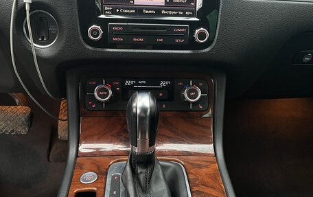 Volkswagen Touareg III, 2013 год, 2 500 000 рублей, 22 фотография