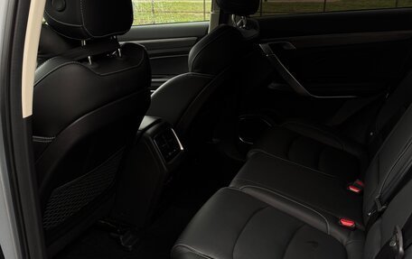 Geely Atlas, 2022 год, 2 100 000 рублей, 10 фотография