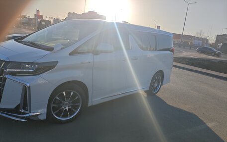 Toyota Alphard III, 2018 год, 3 930 000 рублей, 2 фотография