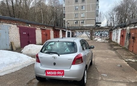 Toyota Yaris III рестайлинг, 2007 год, 330 000 рублей, 5 фотография