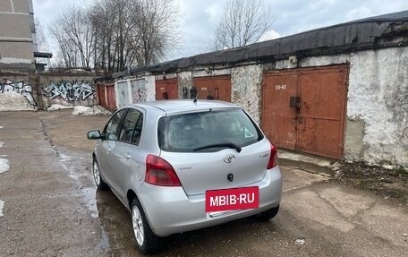 Toyota Yaris III рестайлинг, 2007 год, 330 000 рублей, 6 фотография