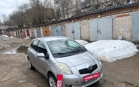 Toyota Yaris III рестайлинг, 2007 год, 330 000 рублей, 4 фотография