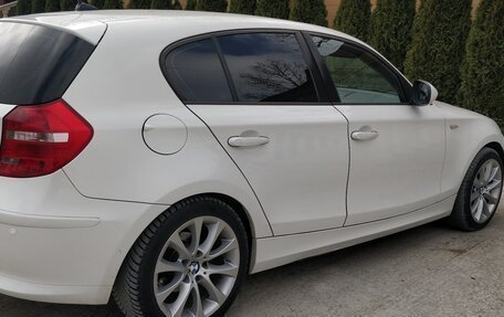BMW 1 серия, 2011 год, 900 000 рублей, 3 фотография