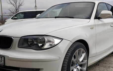 BMW 1 серия, 2011 год, 900 000 рублей, 2 фотография