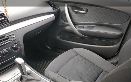 BMW 1 серия, 2011 год, 900 000 рублей, 10 фотография