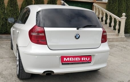 BMW 1 серия, 2011 год, 900 000 рублей, 4 фотография