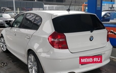 BMW 1 серия, 2011 год, 900 000 рублей, 6 фотография