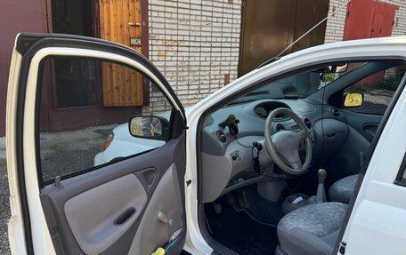 Toyota Echo, 2000 год, 290 000 рублей, 13 фотография