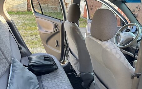 Toyota Echo, 2000 год, 290 000 рублей, 11 фотография