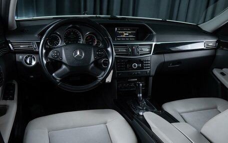 Mercedes-Benz E-Класс, 2011 год, 1 650 000 рублей, 6 фотография